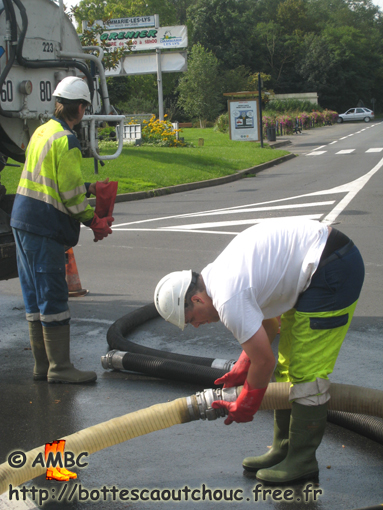 At the round about; rubber boots, Gummistiefel, 2007.