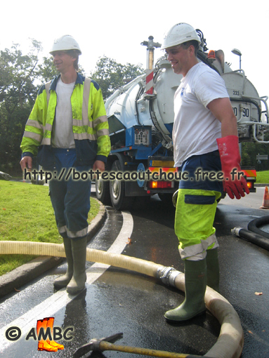 2 mates at work,in PVC boots; Gummistiefel, 2007.