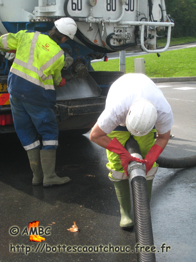 In Dammarie Les Lys; rubber boots, Gummistiefel, 2007.