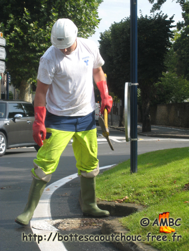 A happy water engineer, France; rubber boots, Gummistiefel, 2007.
