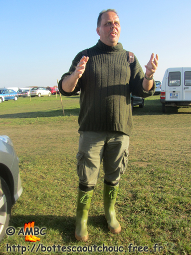 Wearing Superga gumboots at Poussay agricultural event. Gummistiefel, bottes caoutchouc, rubber boots, rubber laarzen, 2011.