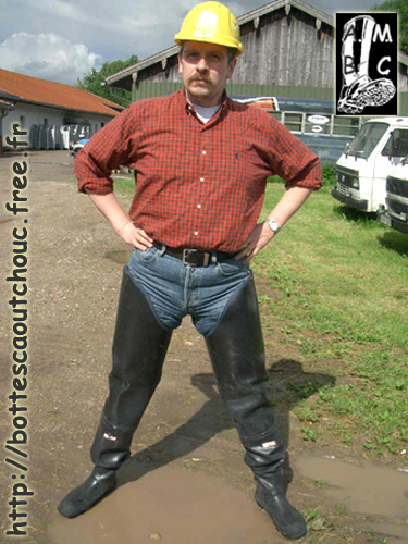 Wearing waders, 2006. Gummistiefel, cuissardes caoutchouc.