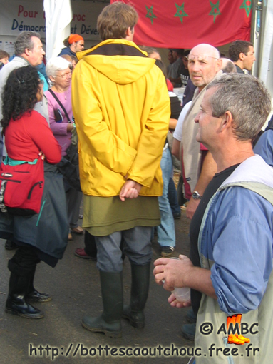 Wearing working PVC boots. Gummistiefel, botas de goma, bottes en caoutchouc, Sept. 2005.