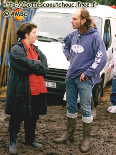 An interessant chat, La Courneuve, 12 Sept. 1998.
