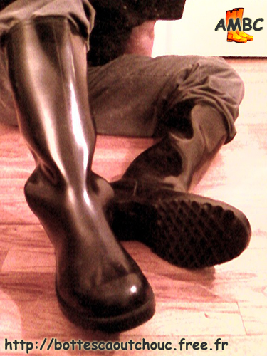 Wearing my Nora boots in my job. Gummistiefel, bottes caoutchouc.