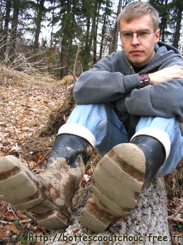 I feel "myself"; 2008. Gummistiefel, bottes caoutchouc, rubber boots.