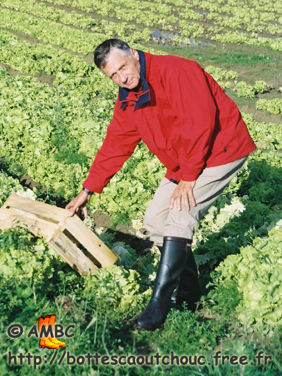 Jaques in wellies in Chailly en Bière (France, 77).