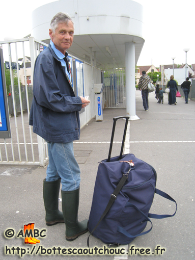 Wearing Le Chameau boots at Le Mee Station. Gummistiefel, bottes caoutchouc, gumboots, 2009.