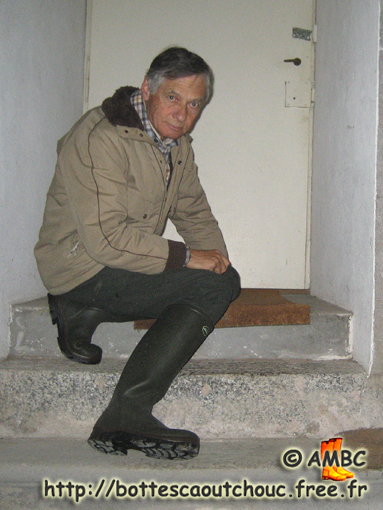 Wearing gumboots in Switzerland. Gummistiefel, bottes caoutchouc, 2010.