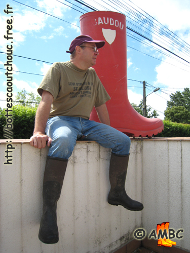 Wearing Aigle boots at the House of the RB, June 2007.