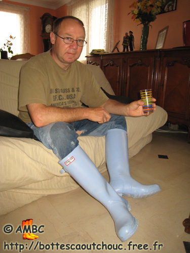 Wearing blue Hunter wellies, June 2007.