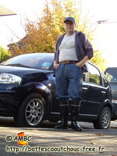 Wearing Nokia rubber boots in Bern [CH], 2006.