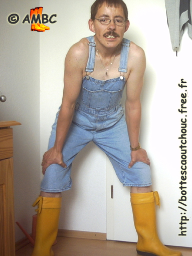 Versuch, 2007. Gummistiefel, bottes caoutchouc.