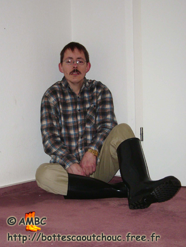  Wearing black Anton Nora, 2009. Gummistiefel, bottes caoutchouc.