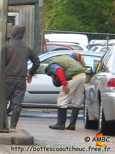 Belgian car washers, 2006. Gummistiefel, bottes caoutchouc, rubber boots.