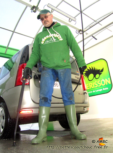 Pascal in Dammarie Les Lys. Gummistiefel, bottes caoutchouc, gumboots.