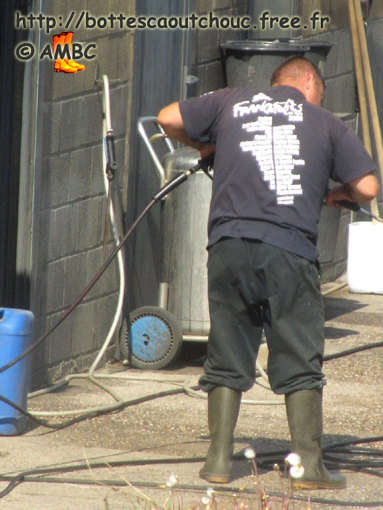 Carwash in eupen, Belgium, April 2011. Gummistiefel, bottes caoutchouc, gumboots.