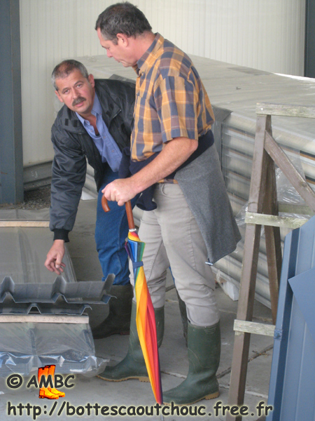 Two booted guys. Gummistiefel, botas de goma, bottes en caoutchouc, rubber laarzen, 2007.