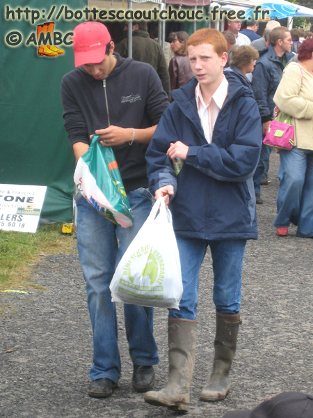 red hair guy with Aigle rubber boots. Gummistiefel, botas de goma, bottes en caoutchouc, rubber laarzen, 2007.