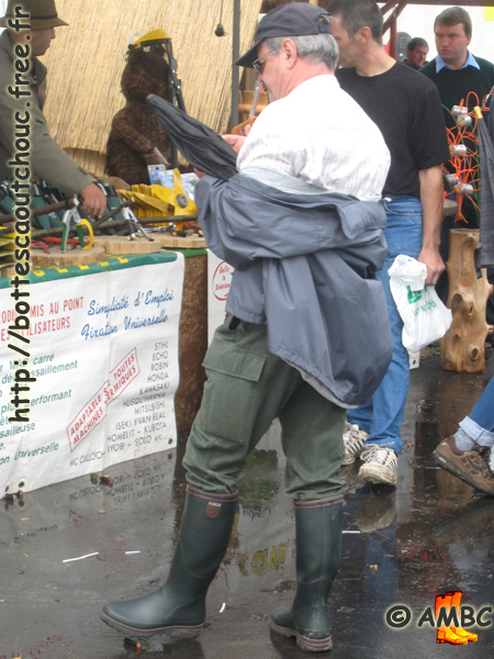 Wearing Aigle Parcours 1 rubber boots in Libramont. Gummistiefel, botas de goma, bottes en caoutchouc, rubber laarzen, 2007.