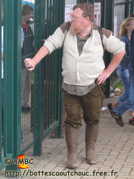 Wearing Le Chameau St hubert rubber boots. Gummistiefel, botas de goma, bottes en caoutchouc, rubber laarzen, Libramont, 30 July 2007.