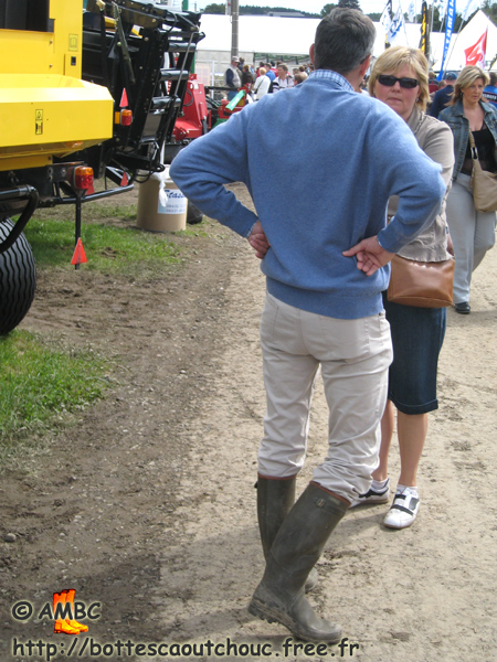 Wearing Aigle wellies. Gummistiefel, botas de goma, bottes en caoutchouc, rubber laarzen, Libramont, 30 July 2007.