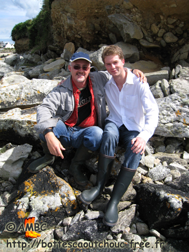 With Pascal in the rocks, 2008. Gummistiefel, bottes caoutchouc.