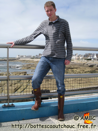 At le Guilvinec port, 2008. Gummistiefel, bottes caoutchouc.