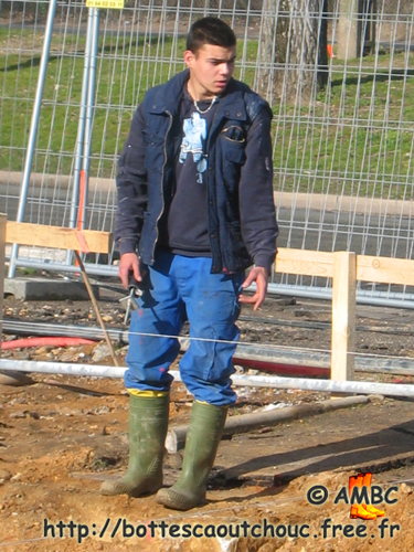 Young worker in Dammarie Les Lys, February 2007.