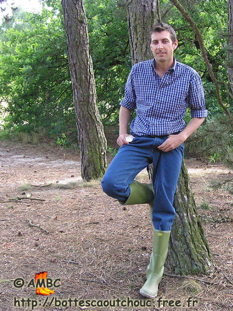 Paolo wearing Superga boots.