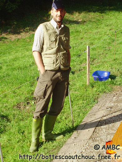 Paolo wearing Superga wellies. Gummistiefel, stivali di gomma, bottes caoutchouc, rubber boots.