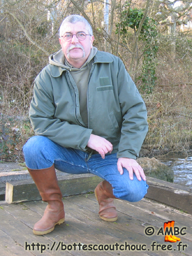 Wearing old Aigle wellies. Gummistiefel, bottes caoutchouc, 2008.