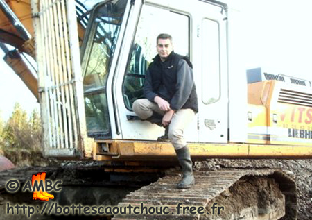 On a building site. Gummistiefel, bottes caoutchouc, gumboots, 2009.