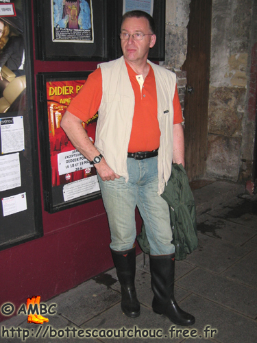 in Paris, wearing Japanese wellies, 2008. Gummistiefel, bottes caoutchouc.
