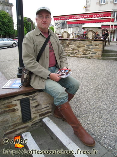 Wearing Aigle Benylsport wellies in Lesneven, 2008. Gummistiefel, bottes caoutchouc.
