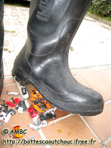Black gumboots are the winners. Stomping 2009.