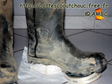 RUBBER BOOTS VS "CAMEMBERT" FRENCH CHEESE