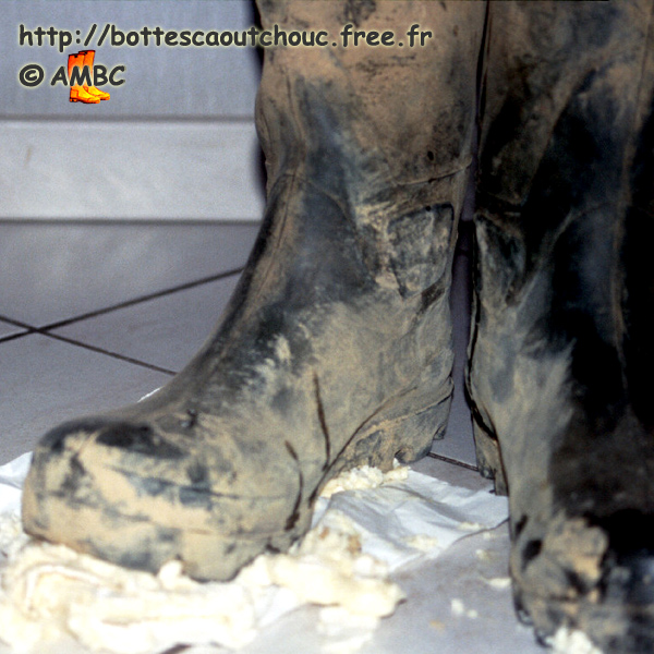 RUBBER BOOTS VS "CAMEMBERT" FRENCH CHEESE