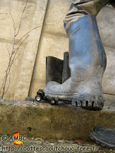 THE BOOT IS WINNING, 2008.
