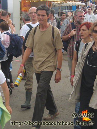 A single wellieman in the crowd, Sept. 2006.