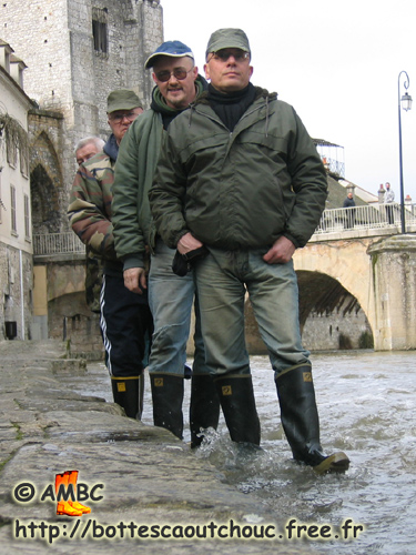 In the Loing river, March 2006.