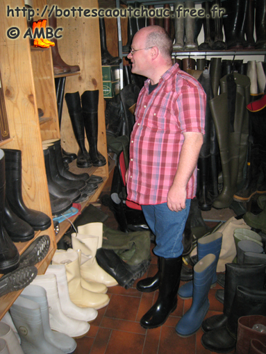 Admiring wellies collection, HRB, 20 Sept 2007. Gummistiefel.