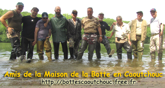 10 waders fans in the Seine river, France, 21 May 2011.