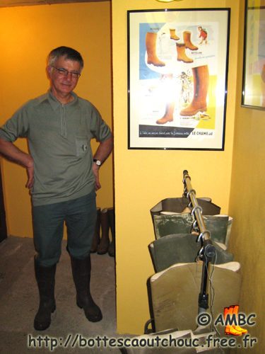 Régis wearing 'Terroir' rubber boots; Sept. 2007.