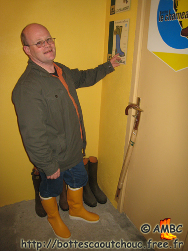 Sean-Paul wearing yellow  Marine rubber boots, Sept. 2007.