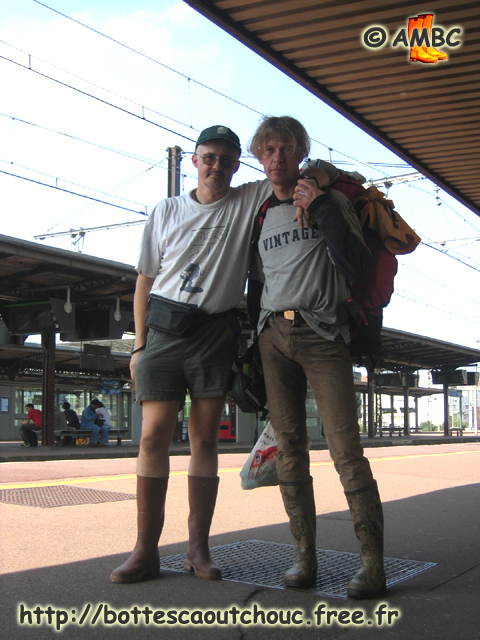 Pascal & Jean-Charles, Melun station, July 2005. 