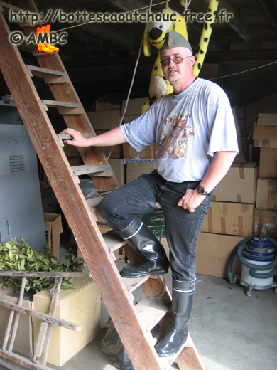 Pascal wearing Nokia boots at the House of the RB, April 2007. Gummistiefel, rubber boots.