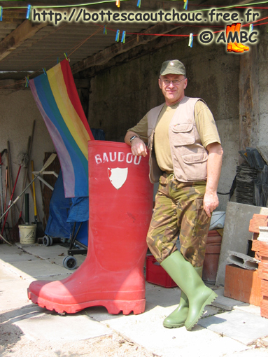 Roger & the red Baudou boot, HRB, April 2007. Gummistiefel, rubber boots.