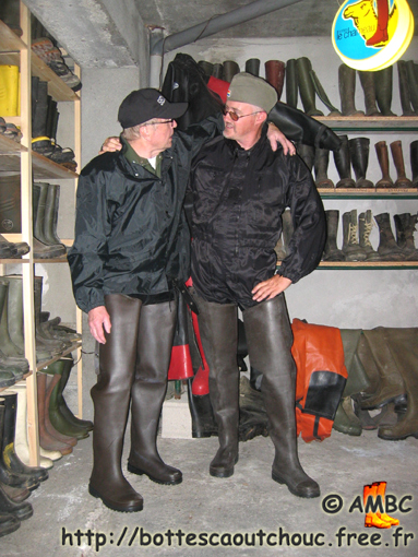 2 mates wearing brown waders at the HRB, May 2007. Gummistiefel, rubber boots.