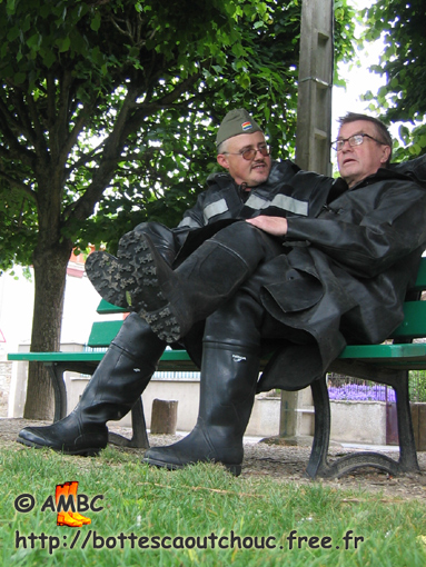 Pascal & Raine wearing Nokia waders, May 2007. Gummistiefel, rubber boots.